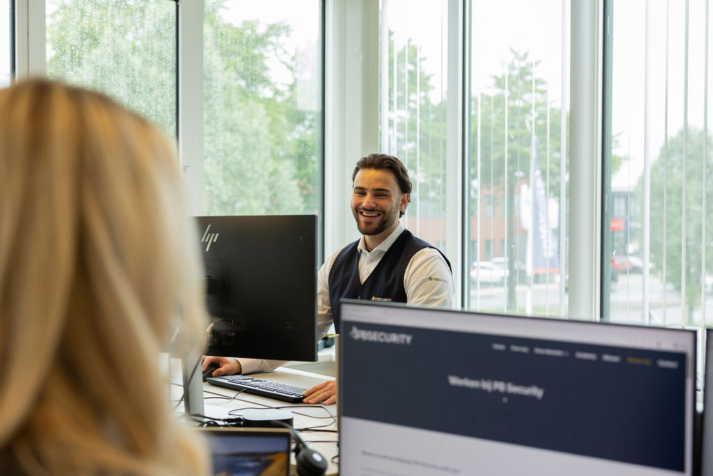 HR-medewerker PB Security op kantoor in Den Bosch